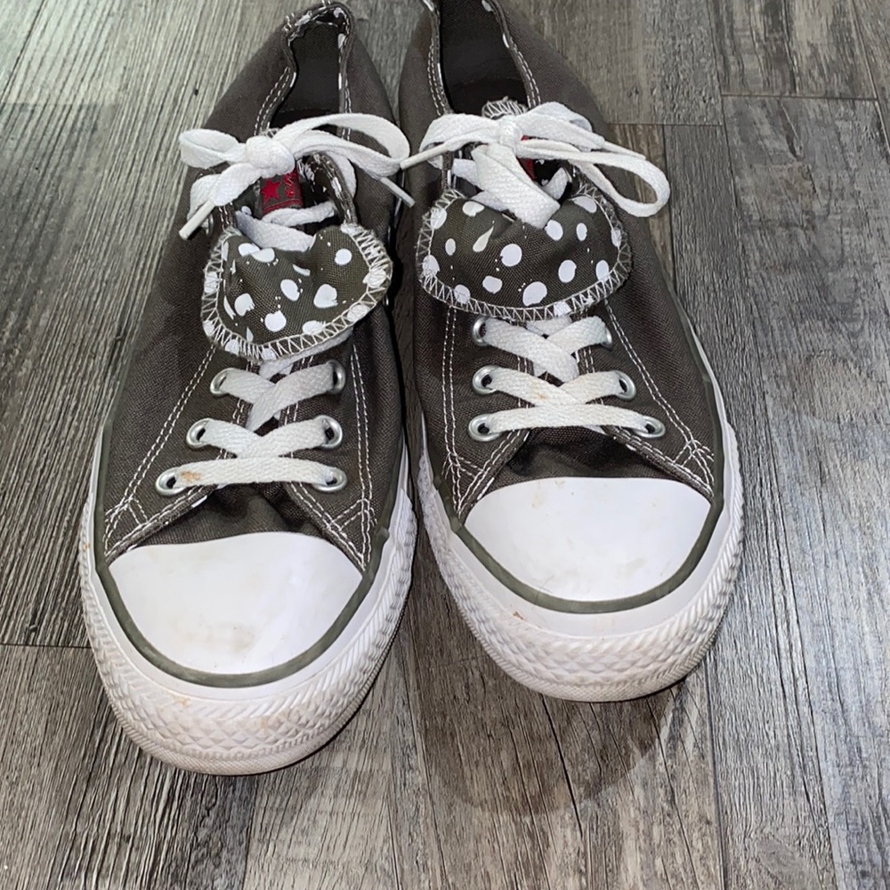 Grey converse